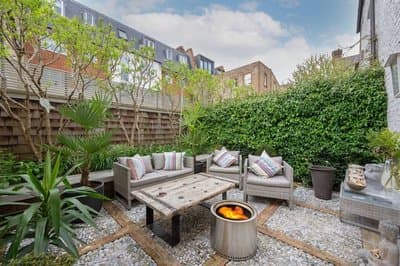 3-bed Home w Private Parking Fairytale Garden