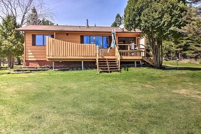 15 Mi to Duluth: Lake Superior Beachfront Home!