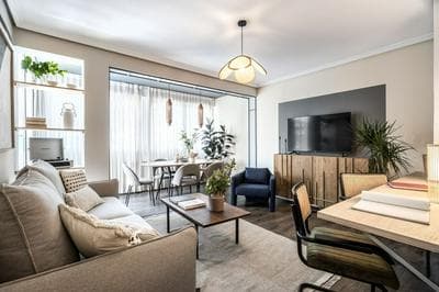 Casoria - 3 Bedrooms and Terrace in Trafalgar