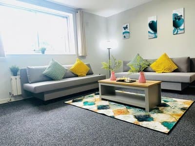London Luxury Apartment up to 8 Guests