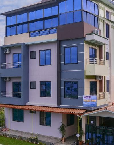 OYO 271 Hotel Golden Three