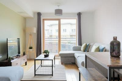 Modern Apartment in Bow
