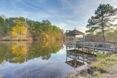Scenic Studio w/ Dock Access in Fayetteville!