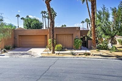 Quiet Palm Desert Condo: Workspace & Pool Access!