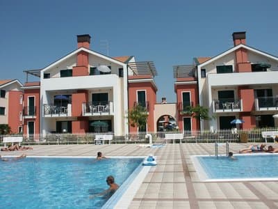 Comfortable Flat With Patio and Pool