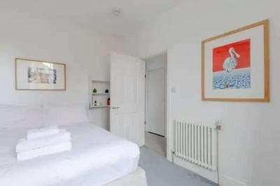 Beautifully Designed 2BD House - by Queen's Park!