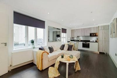 Modern Split-level One Bedroom Apartment With AC