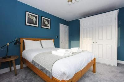 Lovely 2 Bedroom Flat Near Whitechapel Station