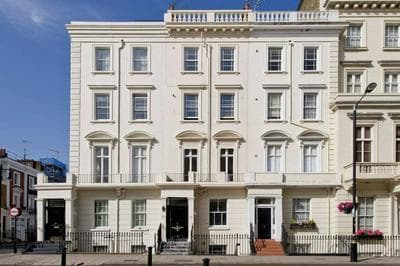2-bed Apartment Victoria