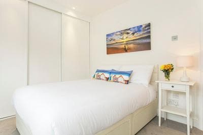 JOIVY 2-bed flat in West London