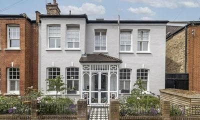London Charm on Connaught Avenue