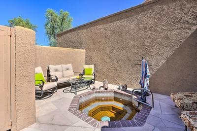 Pet-friendly Palm Desert Condo: Patio + Jacuzzi!