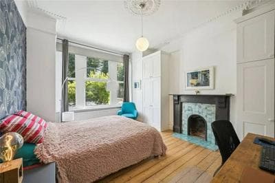 Stylish and Spacious 3 Bedroom Garden Flat in Fulham