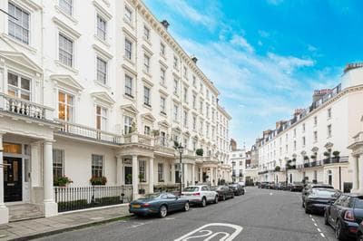 Beautiful Belgravia by Underthedoormat