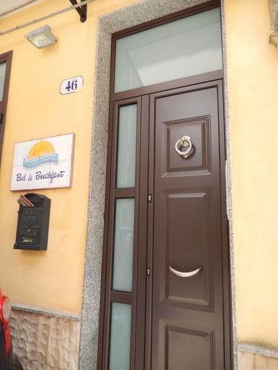 Royal Beach Hostel & Suites
