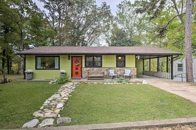 Renovated Eureka Springs Home - 1 Mi to Downtown!