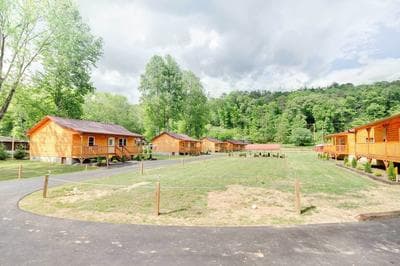 Fire Pit: Cozy Bryson City Cabin on Tuck River
