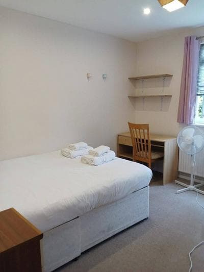 Homely 3 Bedroom House With a Garden