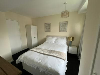 Charming London Apartment Near Attractions