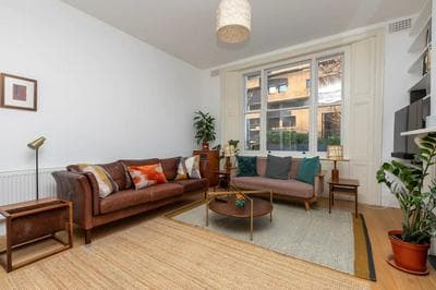Spacious and Bright 2 Bedroom Flat in Kentish Town