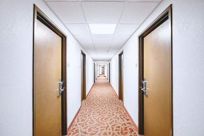 Norwood Inn & Suites Milwaukee