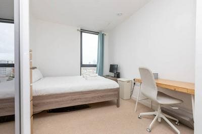 Spacious 2 Bedroom Flat With City Views in Bermondsey