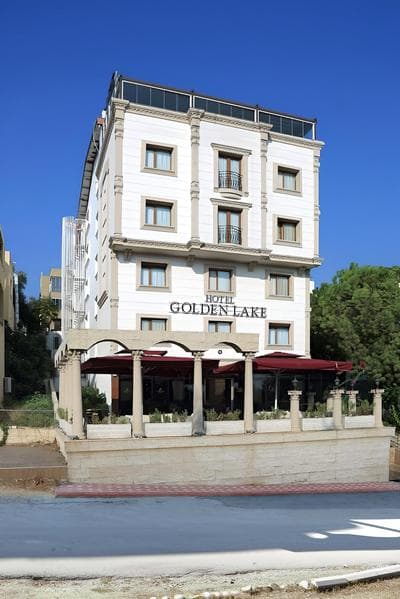 Golden Lake Hotel