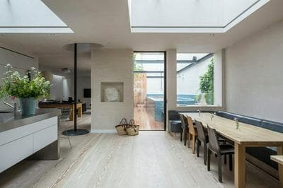 Blythe Road by Onefinestay