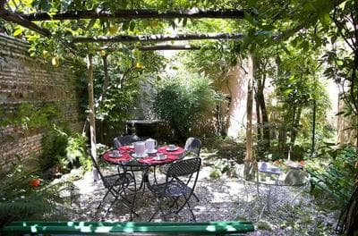Rome With a Garden Delightful 1 Bedroom Apartment With Private Garden in Historic Trastevere