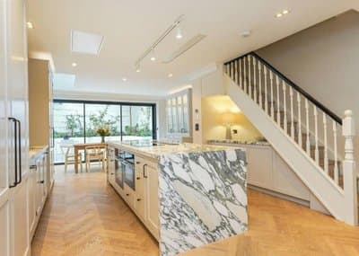 Luxury Shawfield Apartment in London