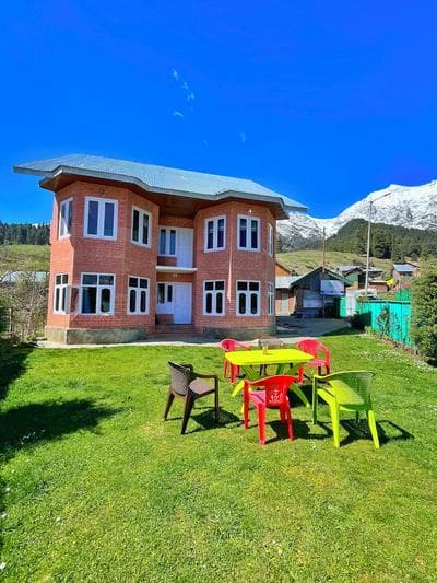 Kolahoi Heights