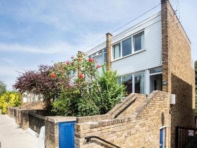 Sunny and Bright 1 Bed Apartment in London