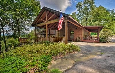 Cozy 'sunset View' Cabin w/ Game Room & Mtn Views!