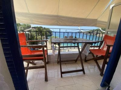 Alonnisos Beachfront Getaway - Cozy Summer Gem