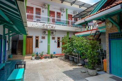 RedDoorz Syariah near Alun Alun Balai Kota Tegal
