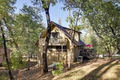 Spacious Groveland Cabin w/ Wraparound Deck!