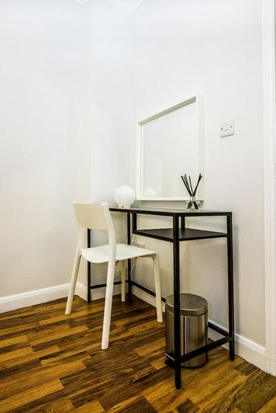 Fast Wifi Pet-friendly Sleeps 4