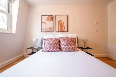 Kensington & Earls Court 1 bed Apartment - 4 Guest