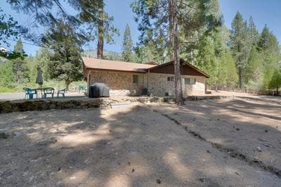 Riverfront Home Near Yosemite National Park!