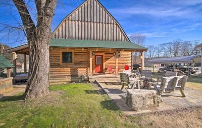 Rustic Hollister Cabin - 5 Mi to Downtown Branson