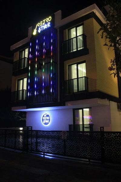 Retro Star Suites