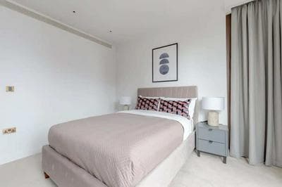 Luxurious 3 Bedroom Flat by the River Thames - Vauxhall