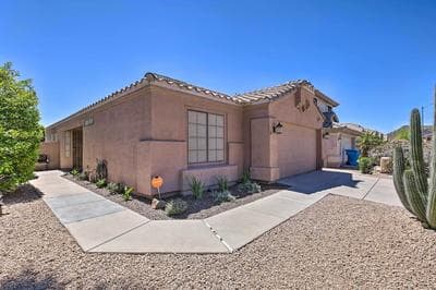 Patio & Grilling Station: Family Home in Glendale