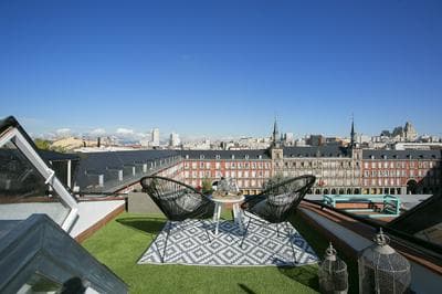 Penthouse With Private Terrace & Balcony in Plaza Mayor Square. Plaza Mayor IV
