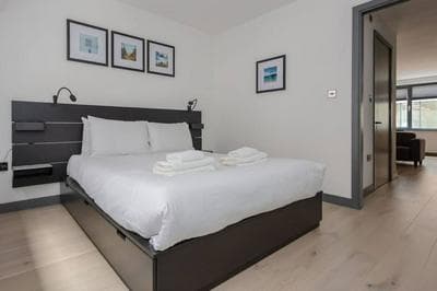 Stylish 1 Bedroom Apartment in Holborn in a Great Location