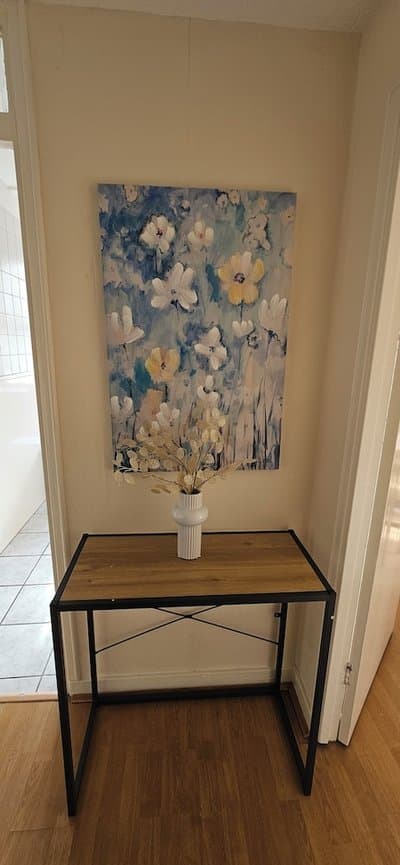 Brondesbury Apartment