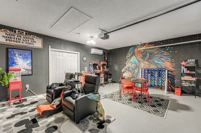 Hot Tub & Movie Theater: Family Oasis in Kissimmee