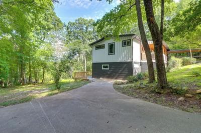 Peaceful Ellijay Getaway w/ Screened Porch & View!