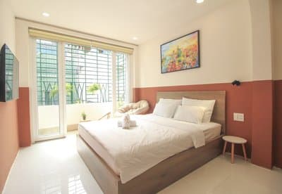 De Lustora Hotel & Apartment - District 1, HCM.