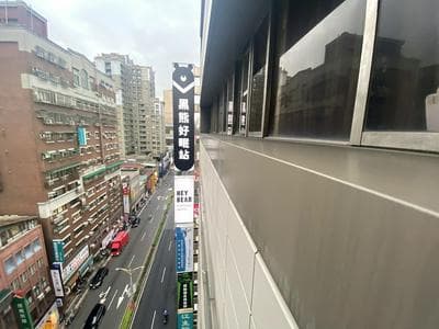 Heybear Capsule Hotel